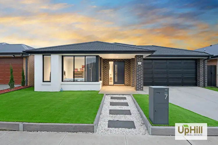 7 Pawell Street, Clyde North VIC 3978