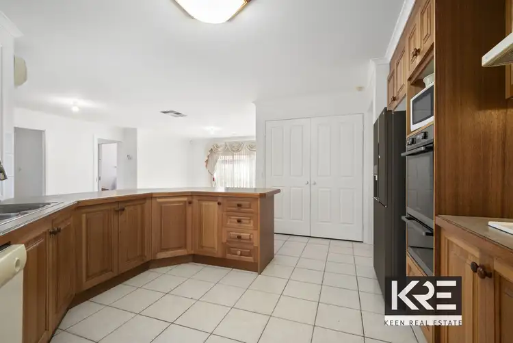 Fifth view of Homely house listing, 28 Mulguthrie Crt, Hallam VIC 3803