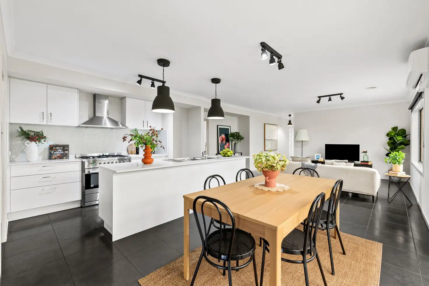 Main view of Homely house listing, 5 Whitfords Drive, Armstrong Creek VIC 3217