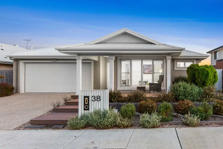 38 Reeve Avenue, Armstrong Creek VIC 3217