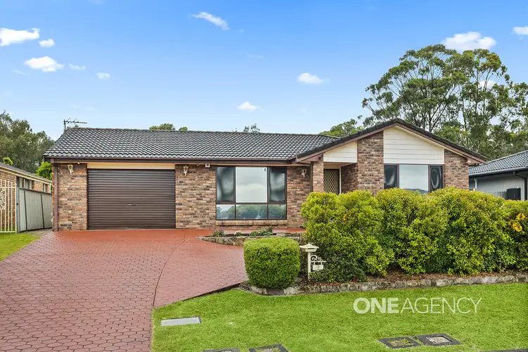 2 Honeysuckle Place, Albion Park Rail NSW 2527