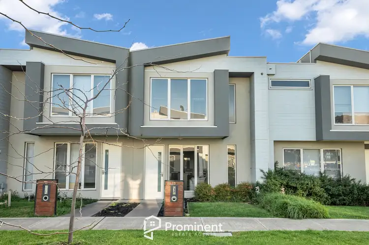 13 Pebblebeach Path, Cranbourne VIC 3977