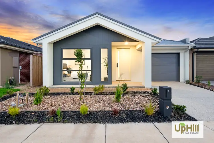 7 Exmoor Crescent, Clyde North VIC 3978