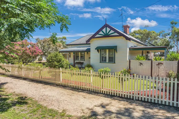 15 Livingstone Street, Mathoura NSW 2710