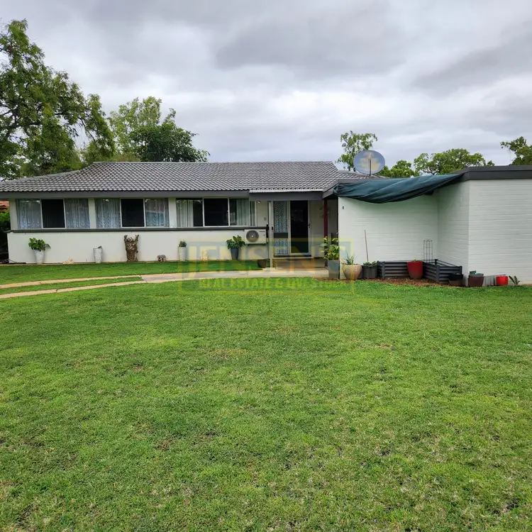 8 TRISTANA COURT