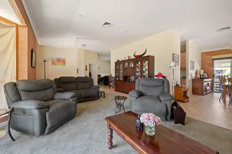 Seventh view of Homely house listing, 19 Holmes Court, Rutherglen VIC 3685