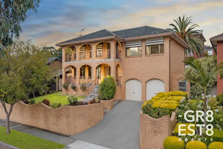 16 Simmonds Place, Endeavour Hills VIC 3802