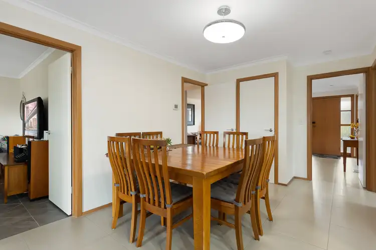 Sixth view of Homely house listing, 2 chivell Close, Endeavour Hills VIC 3802