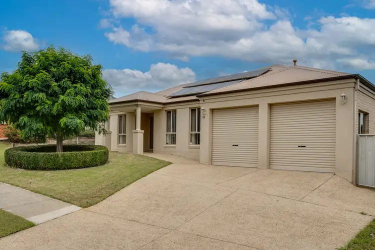 Main view of Homely house listing, 33 Innisbrook Avenue, Wodonga VIC 3690