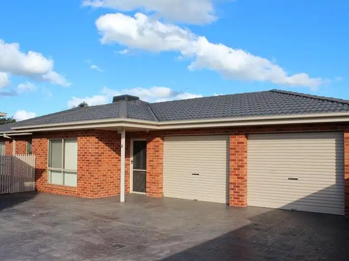 Main view of Homely townhouse listing, 2/385 Nowland Avenue, Lavington NSW 2641