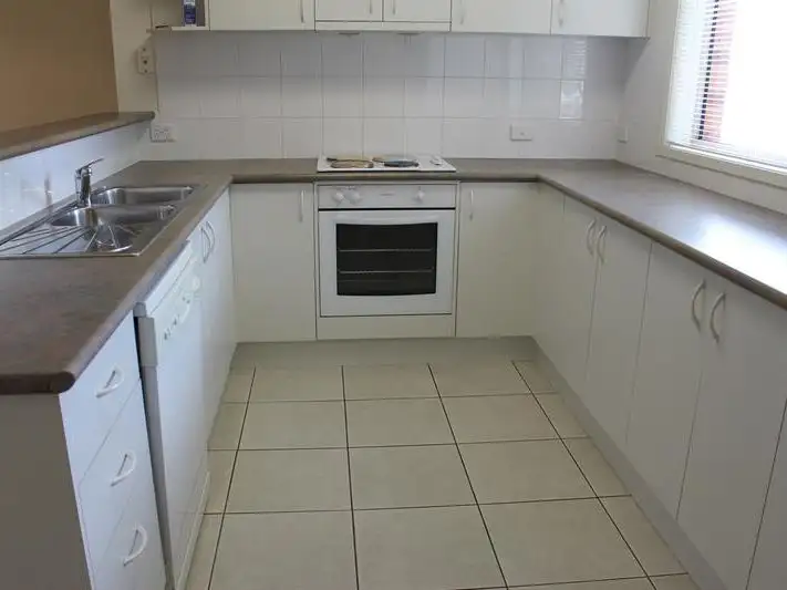 Fourth view of Homely townhouse listing, 2/385 Nowland Avenue, Lavington NSW 2641