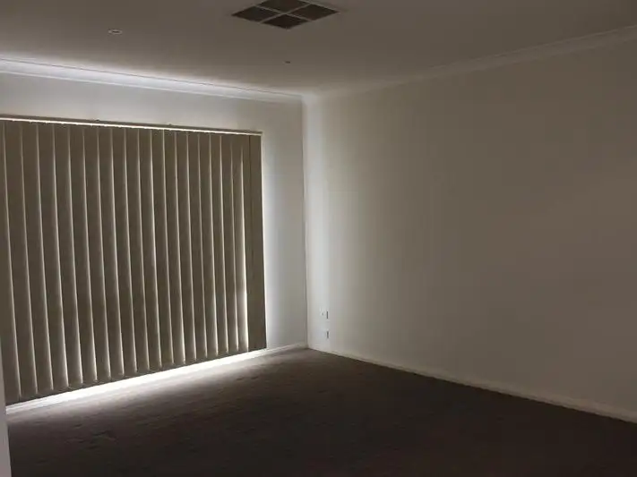 Fifth view of Homely townhouse listing, 2/385 Nowland Avenue, Lavington NSW 2641