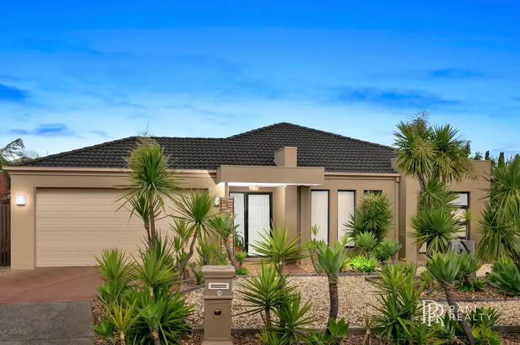 10 Overbank Street, Roxburgh Park VIC 3064