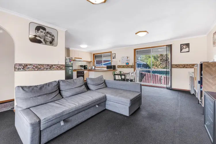Third view of Homely unit listing, 2/7 Arthur Phillip Drive, Endeavour Hills VIC 3802