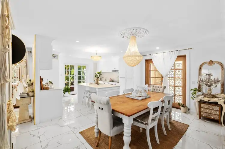 8 Regensberg Close, Varsity Lakes QLD 4227