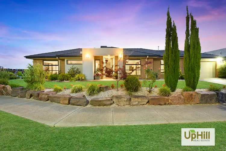 33 Reflections Boulevard, Clyde North VIC 3978