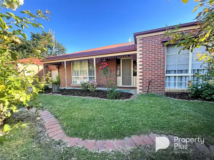 Main view of Homely townhouse listing, 3/2 Bayne Street, Bendigo VIC 3550