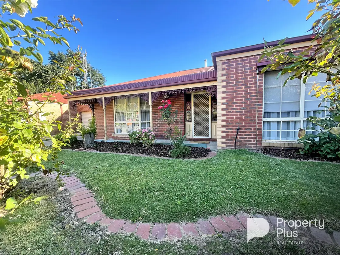 Main view of Homely townhouse listing, 3/2 Bayne Street, Bendigo VIC 3550