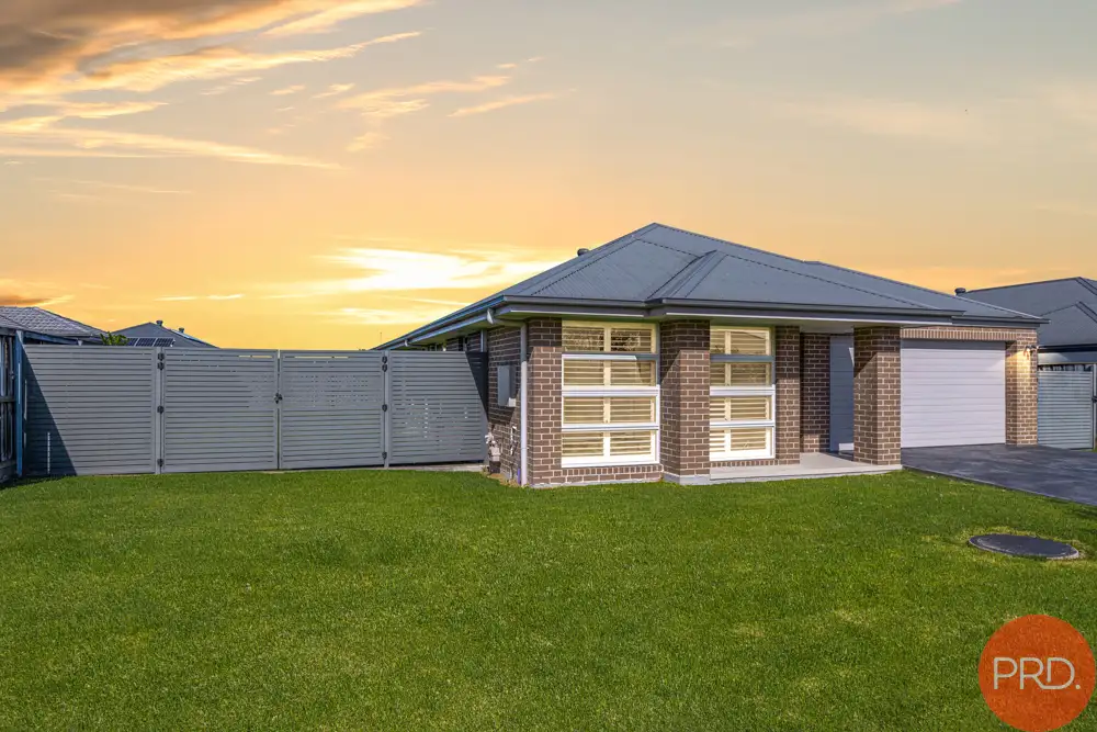 Main view of Homely house listing, 33 Arrowtail Street, Chisholm NSW 2322