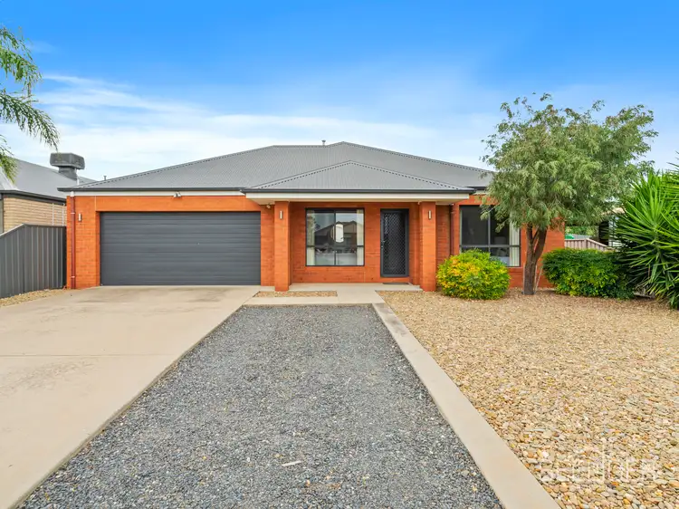2D McCarthy Close, Yarrawonga VIC 3730