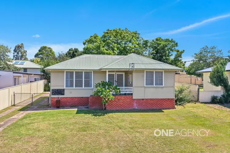 4 Leonard Street, Bomaderry NSW 2541