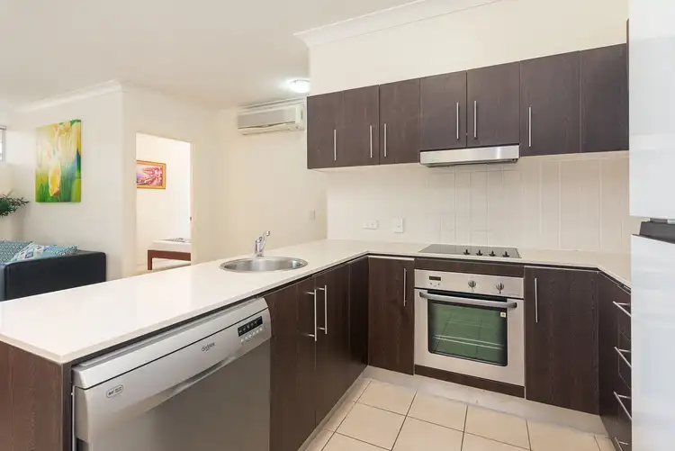 Fifth view of Homely unit listing, 6/5 Carey Lane, Southport QLD 4215