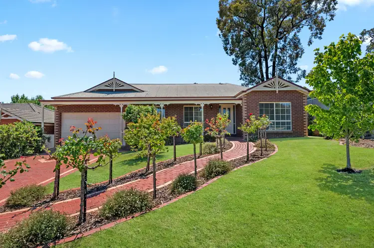 11 Cousins Street, Strathdale VIC 3550