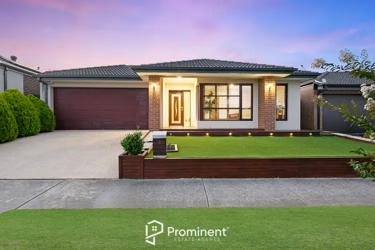 8 Newington Drive, Cranbourne East VIC 3977