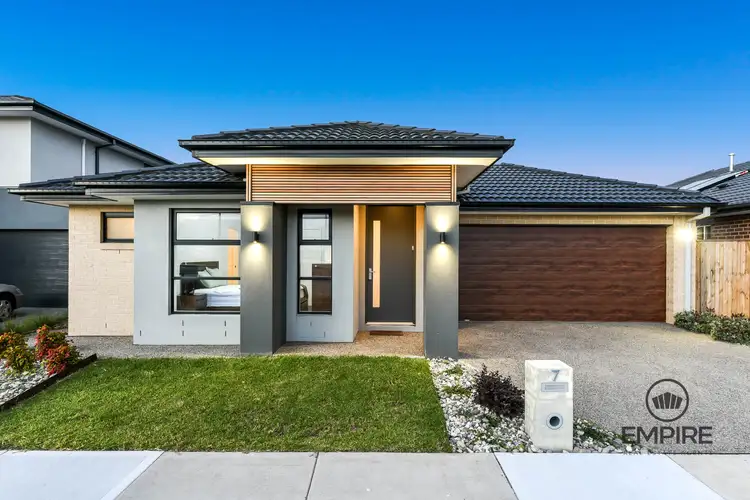 7 Boyce Circuit, Clyde North VIC 3978