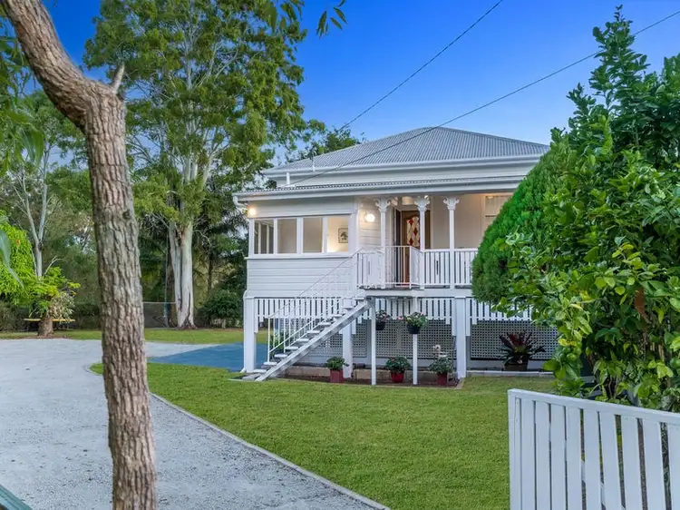 33 Gowen Street, Shorncliffe QLD 4017