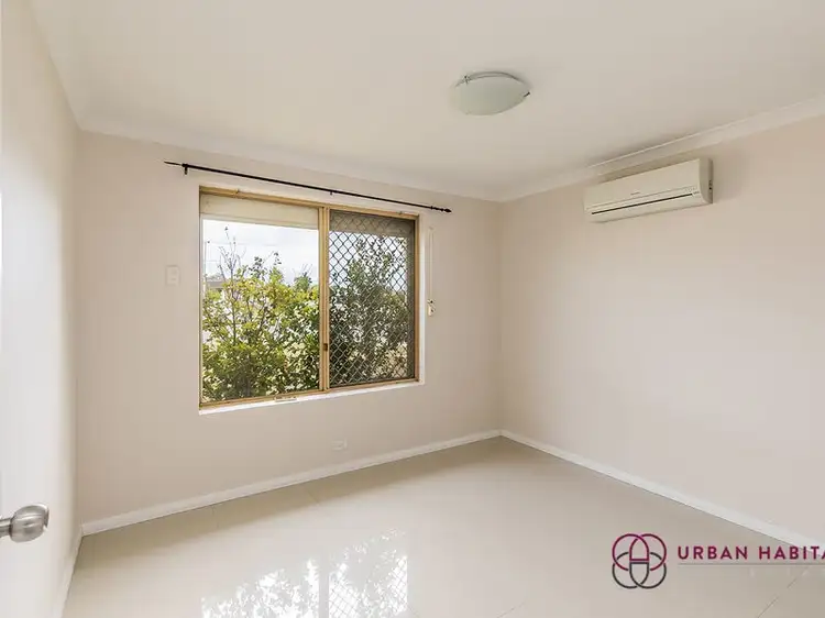 Fifth view of Homely house listing, 1/24 Legend Place, Cooloongup WA 6168