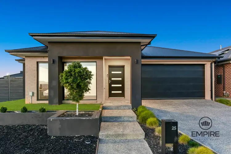 25 Serengeti Street, Clyde North VIC 3978
