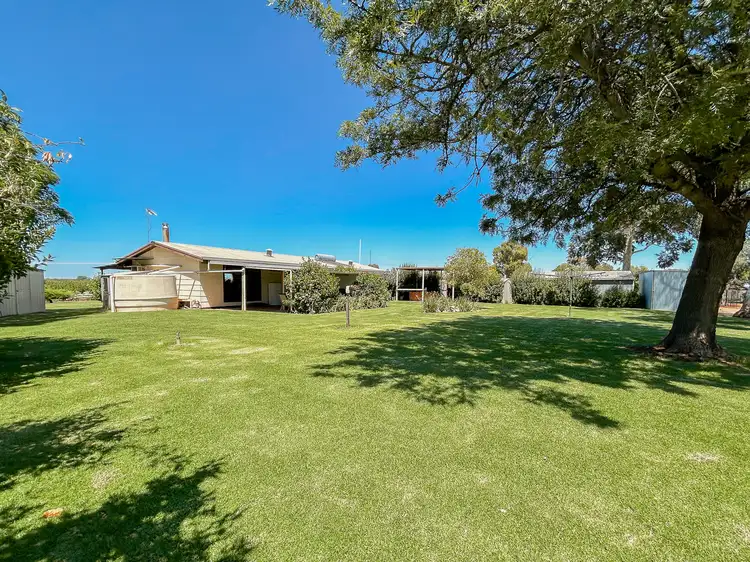 238 Lake Road, Woorinen VIC 3589