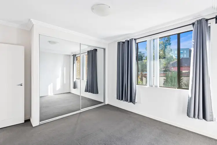 8/2-4 Belinda place, Mays Hill NSW 2145