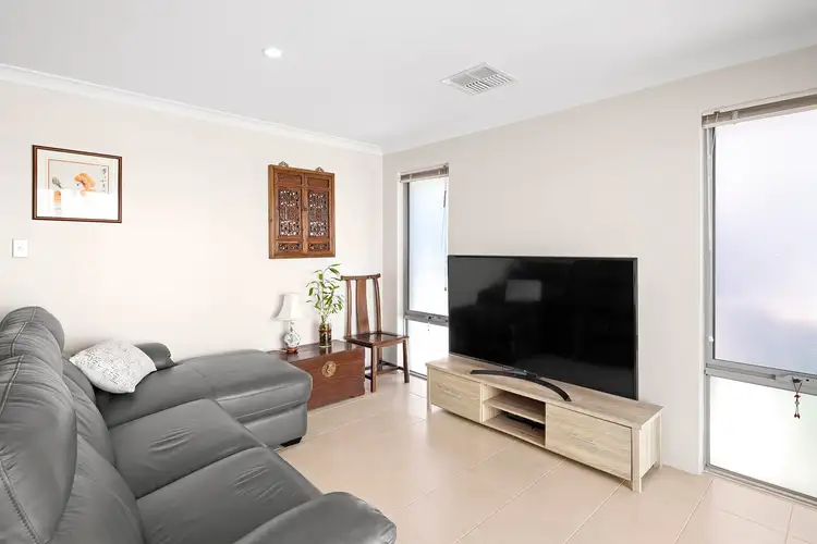 Second view of Homely house listing, 5 Pyke Way, Piara Waters WA 6112