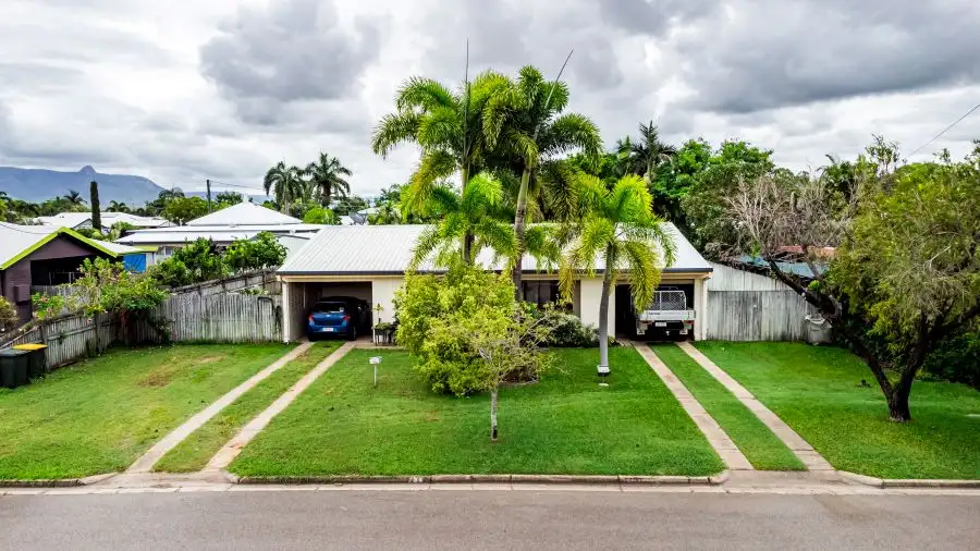 Main view of Homely semi-detached listing, 231 Pinnacle Drive, Rasmussen QLD 4815