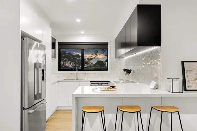 Second view of Homely house listing, 10 Reed Court, Endeavour Hills VIC 3802