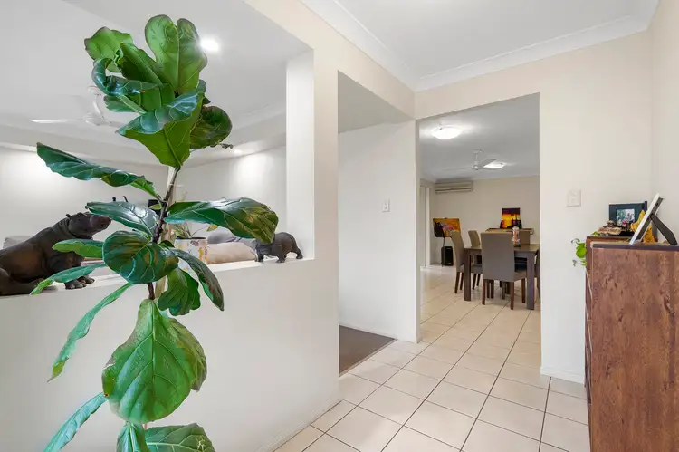 Second view of Homely house listing, 9 Jonquil Circuit, Flinders View QLD 4305