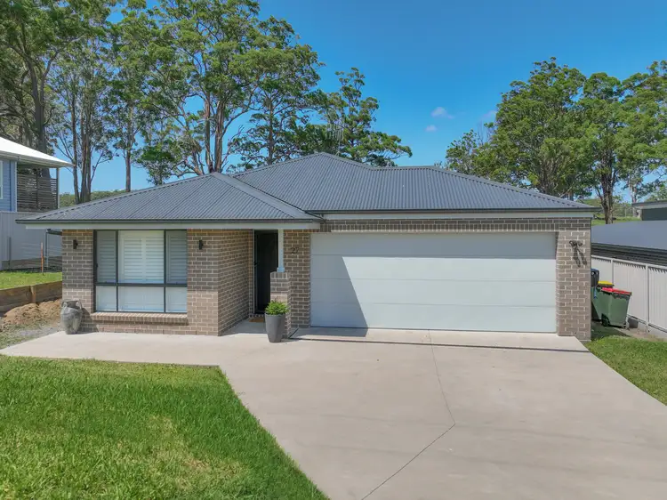 27 Bangalow Road, Coopernook NSW 2426