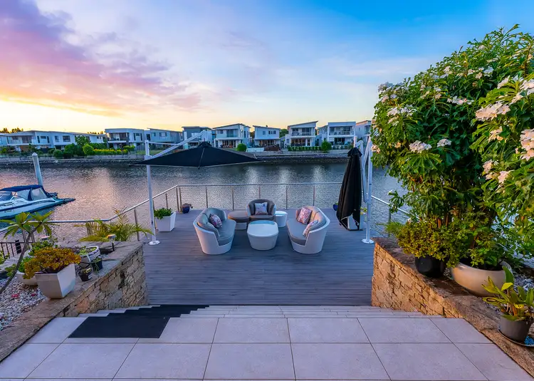 98 North Quay Circuit, Hope Island QLD 4212