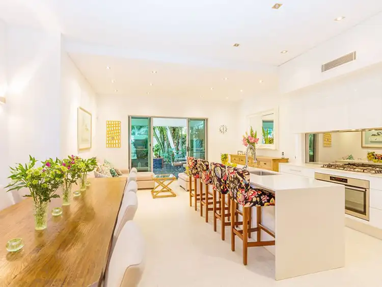 1/21 WILDWOOD COURT, Surfers Paradise QLD 4217