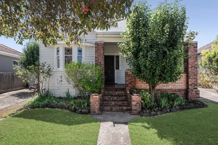 24 Camden Road, Newtown VIC 3220