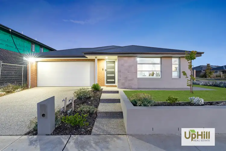 2 Choir Street, Clyde North VIC 3978