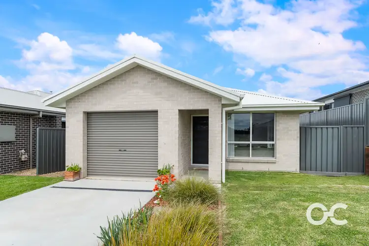 52 Emmaville St