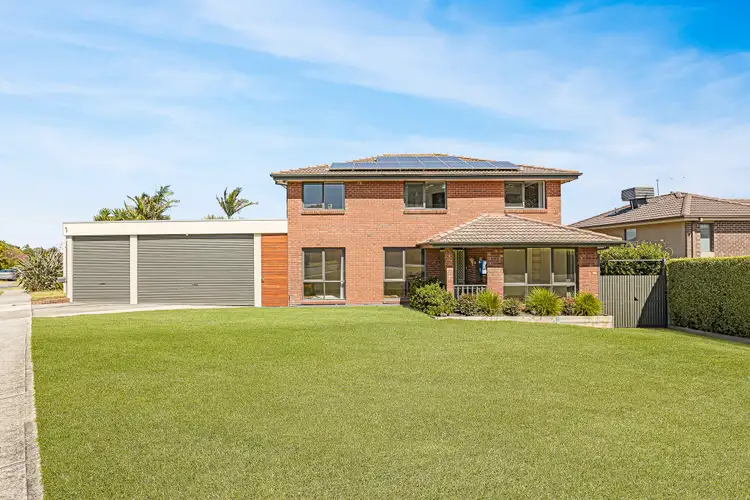 Main view of Homely house listing, 10 Embley Glade, Endeavour Hills VIC 3802