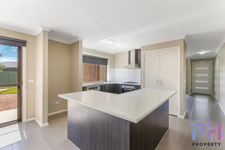 Second view of Homely house listing, 5 Flemington Place, Ascot VIC 3551