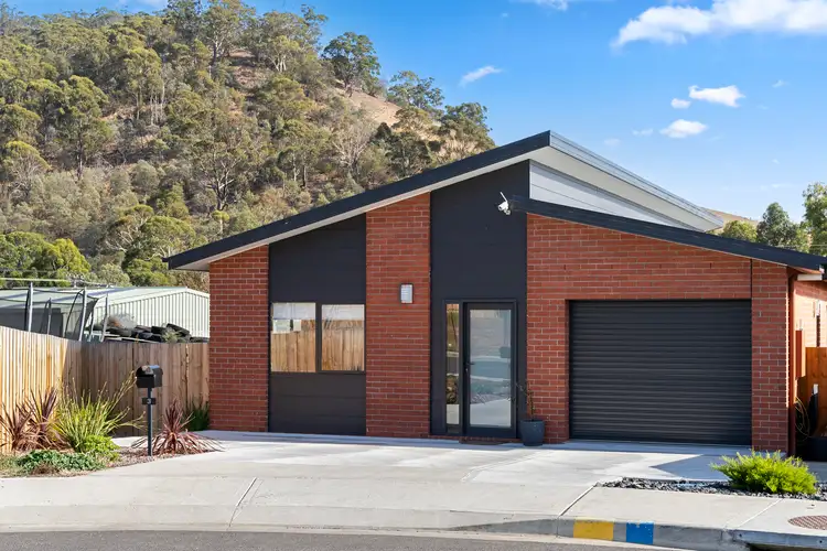 3 Damask Court