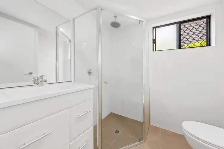 Sixth view of Homely unit listing, 2/21 Fenton Street, Fairfield QLD 4103