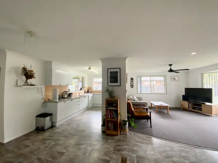 Fifth view of Homely house listing, 8 Hardy Avenue, Ocean Shores NSW 2483