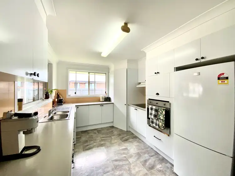 Sixth view of Homely house listing, 8 Hardy Avenue, Ocean Shores NSW 2483